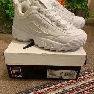 🎛White Fila Disrupters 2